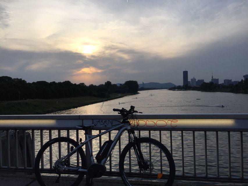 Vienna: Guided E-Bike Tour - The guides and the pace