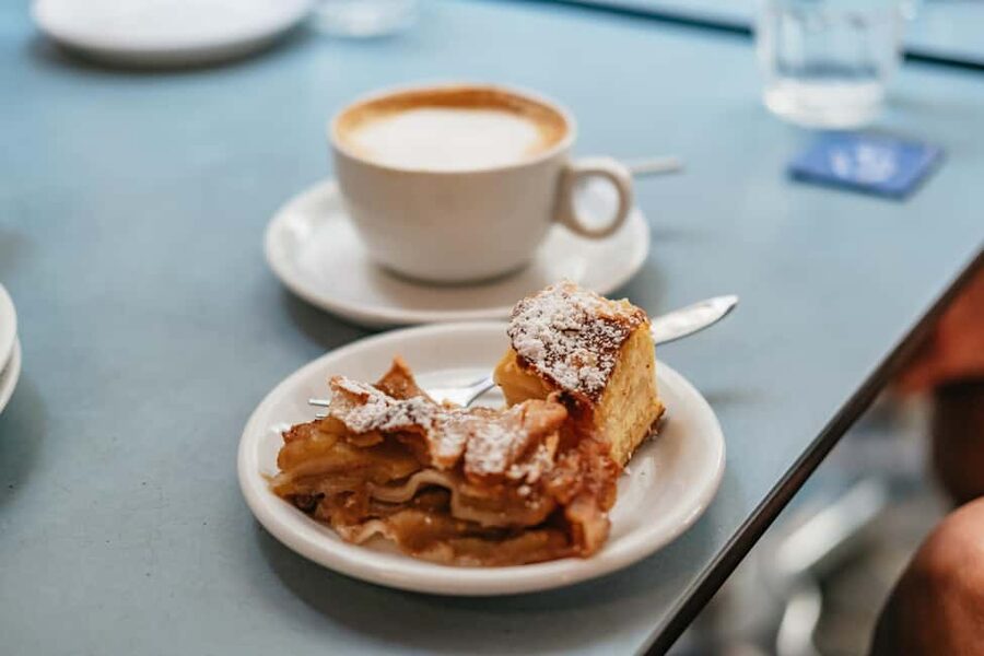Vienna: Guided Foodie Walking Tour with Tastings and Coffee - Starting at Stephansplatz and walking through Graben