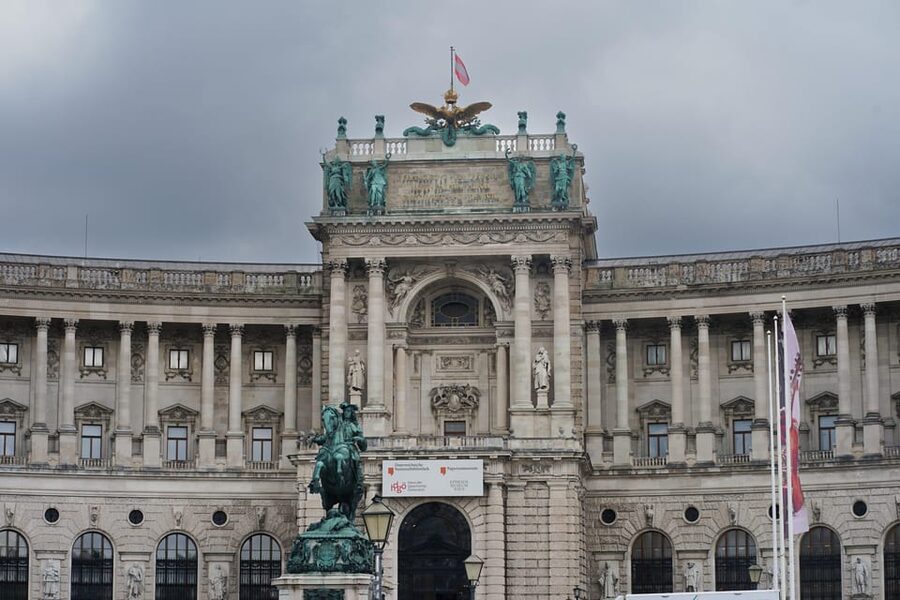 Vienna: Guided Walking Tour of City Highlights & Hidden Gems - The Spanish Riding School and Vienna’s traditions