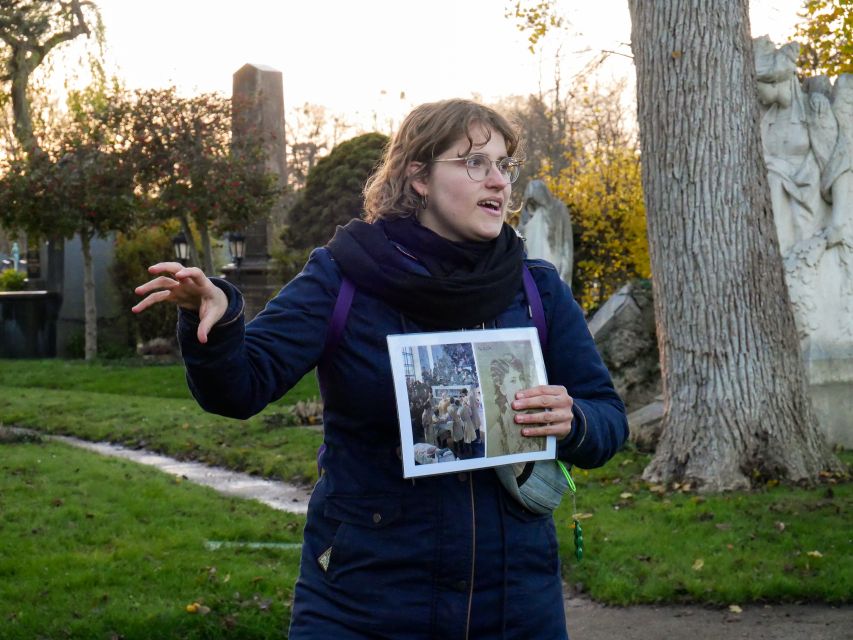 Vienna: Guided Walking Tour of the Central Cemetery - Key points at a glance