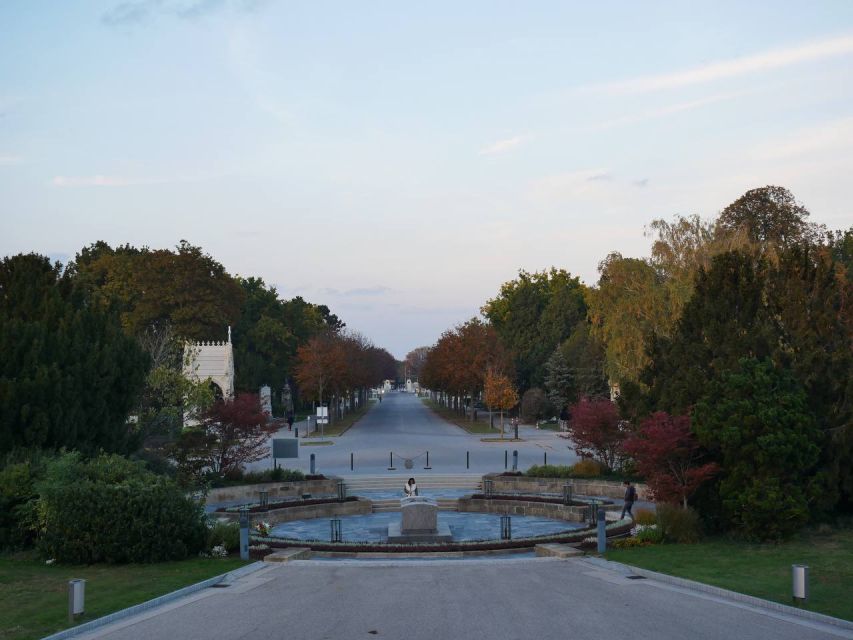 Vienna: Guided Walking Tour of the Central Cemetery - Famous musicians and the meaning of a celebrated grave