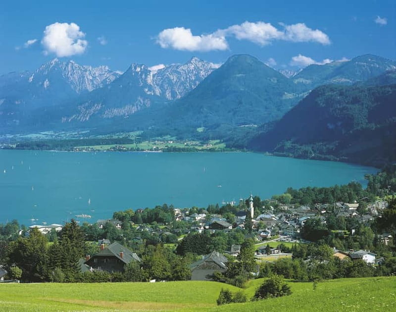 Vienna: Hallstatt, Salzburg, Melk, Alps & Lakes Day Trip - Meeting in central Vienna