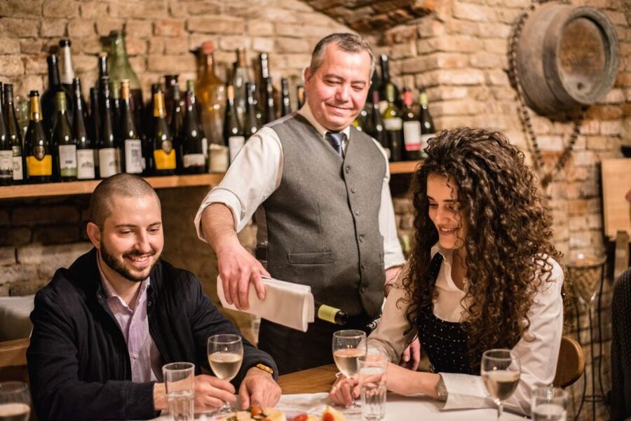Vienna: Hidden Wine Cellars Tasting Experience - Language: English can mean a bilingual tour