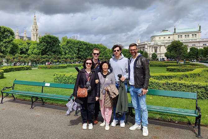 Vienna Highlight Tour - yue walk - From Stallburg to the Court Music Chapel