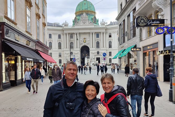 Vienna Highlight Tour - yue walk - Lobkowitzplatz and the court’s cultural world