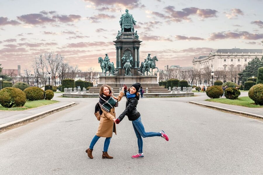 Vienna: Highlights Private Tour, Palaces & Sacher Cake - From the Opera House to Albertinaplatz