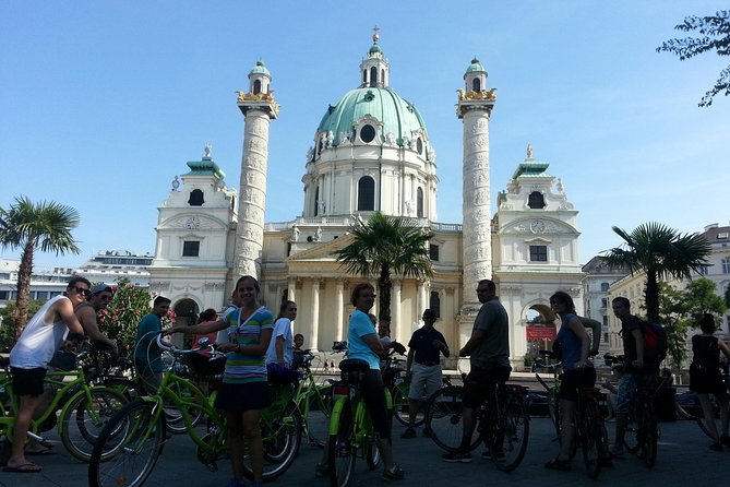 Vienna Highlights Small-Group Bike Tour - Starting on Franz-Josefs-Kai and meeting the guide