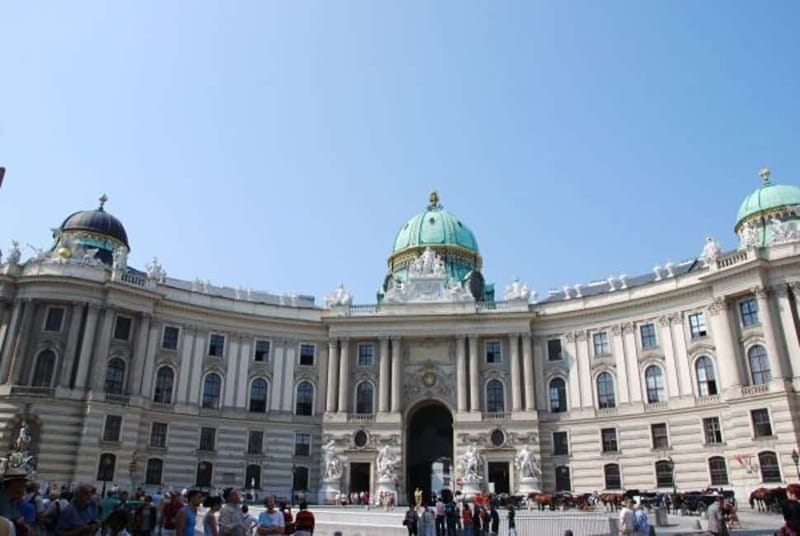Vienna: History Highlight Walking Tour - St. Michael’s Church and the first Habsburg clues