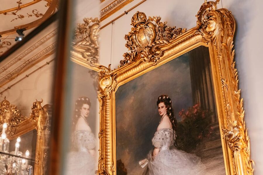 Vienna: Hofburg and Empress Sisi Museum Guided Tour - Key points at a glance