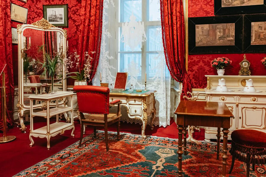 Vienna: Hofburg and Empress Sisi Museum Guided Tour - Inside the Sisi Museum: beyond the famous image