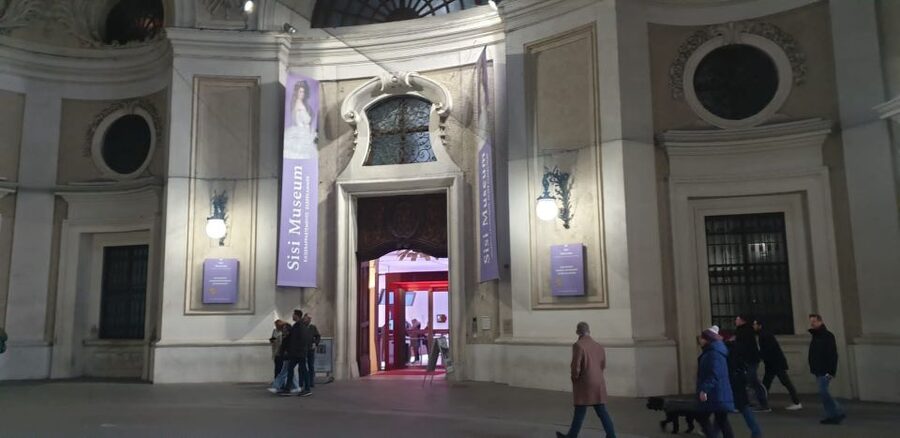 Vienna: Hofburg Palace and Principessa Sissi Tour - The Imperial Apartments and everyday court life