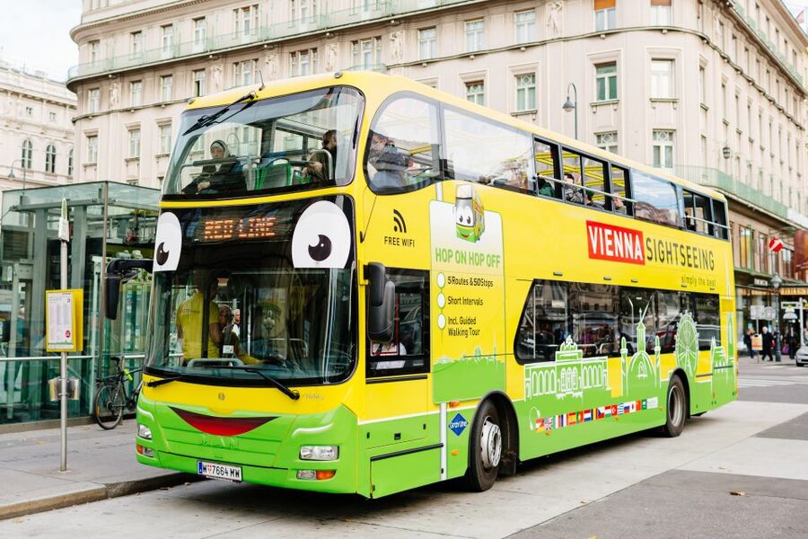 Vienna: Hop-On Hop-Off Sightseeing Bus Tour in 19 Languages - Key points at a glance