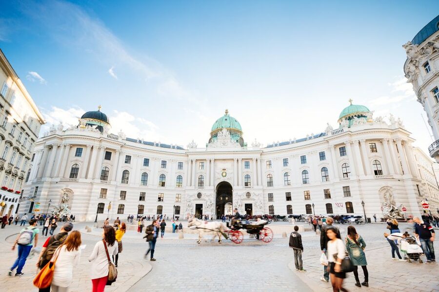 Vienna: Hop-On Hop-Off Sightseeing Bus Tour in 19 Languages - Yellow Route: Schönbrunn and Belvedere