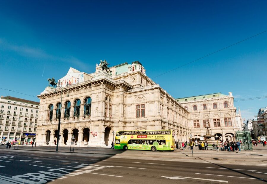Vienna: Hop-On Hop-Off Sightseeing Bus Tour in 19 Languages - Blue Route: Prater, Hundertwasser, and the Danube