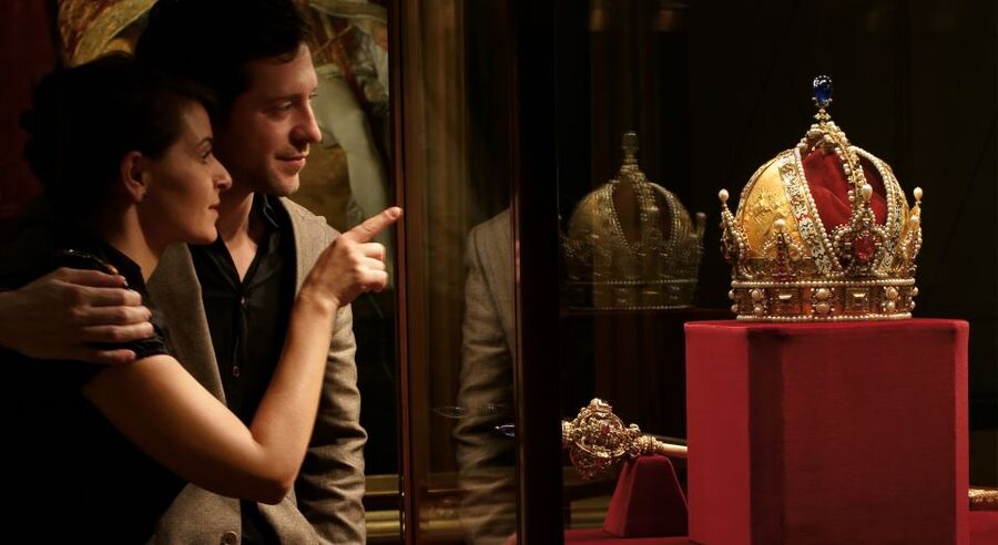 Vienna: Imperial Treasury in the Hofburg Palace - Who Will Enjoy This Treasury Most?