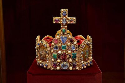 Imperial Treasury & New Hofburg Palace Combo Ticket
