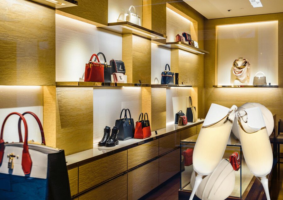 Vienna: Luxury Vintage Fashion Walking Tour - Starting with champagne-style service at the Marriott