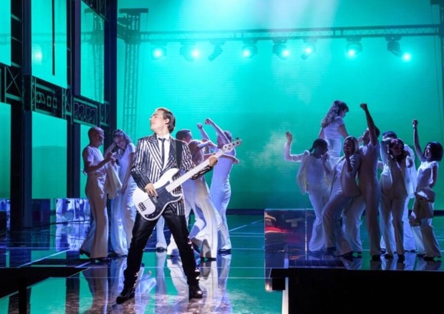 Vienna: Musical Tickets ROCK ME AMADEUS - THE FALCO MUSICAL - Arriving at the Ronacher Theater