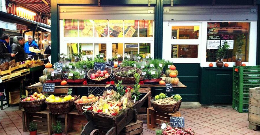 Vienna: Naschmarkt Food Tasting Tour - Why the guides matter so much