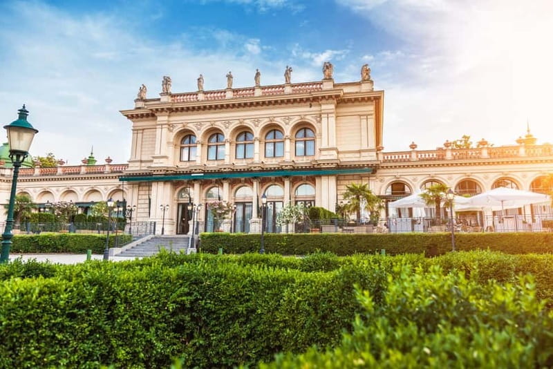 Vienna: Old Town Highlights Private or Group Walking Tour - Hofburg Palace, Sisi, and the six-hour choice