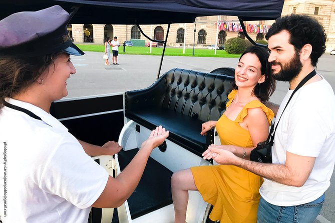 Vienna Oldtimer Tour (60 min) Incl. bottle of Prosecco - Am Hof, Café Central, and the old streets