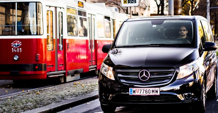 Vienna: Private 3-Hour City Highlights Van Tour - Key points at a glance