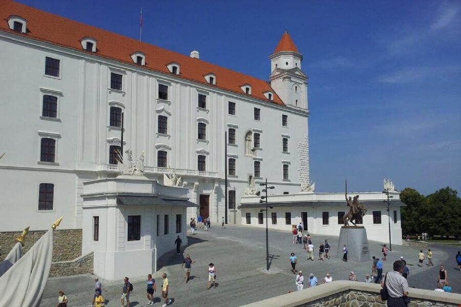 Vienna: Private Day Trip to Bratislava with Hotel Transfers - Bratislava Castle and the first city views