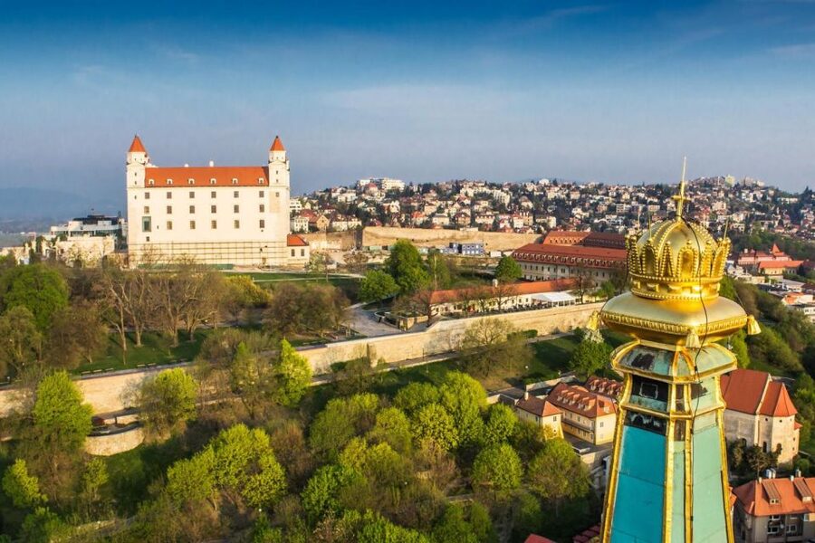 Vienna: Private Day Trip to Bratislava with Hotel Transfers - Three hours to eat and explore