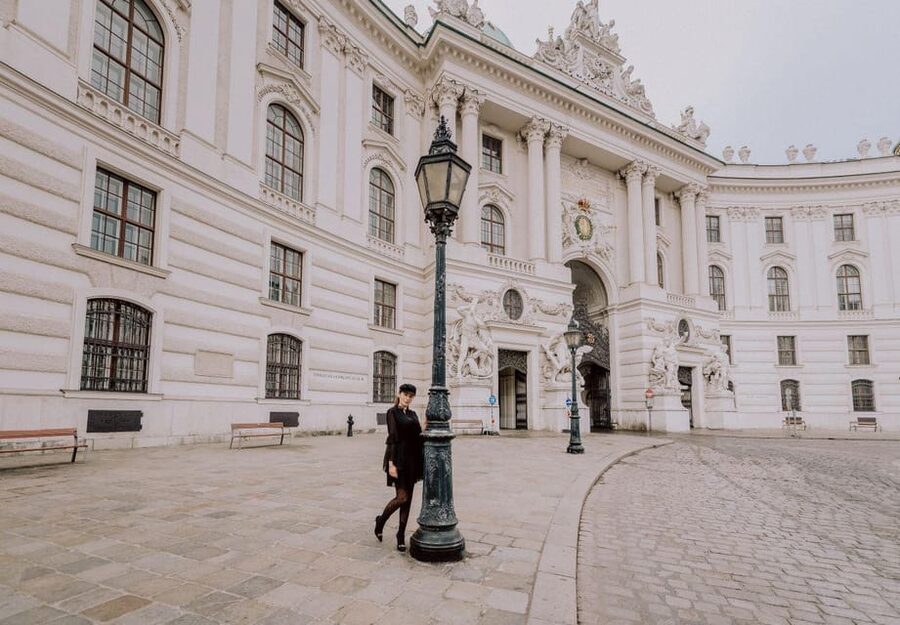 Vienna: Private Street Style Photoshoot in City Center - One hour, 90 minutes, or two hours
