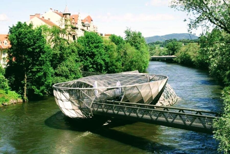 Vienna: Private tour from Vienna to Graz - Graz Main Square and the historic center