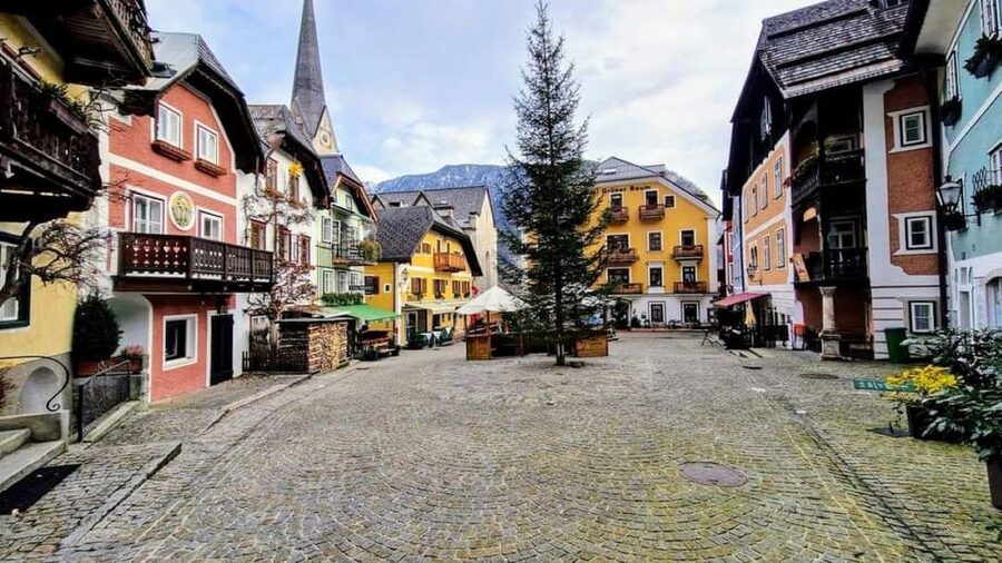 Vienna: Private tour from Vienna to Hallstatt and Salzburg - Key points to know before booking
