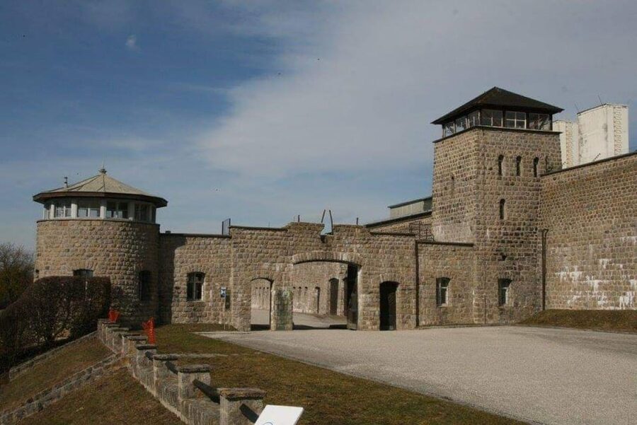 Vienna: Private tour Mauthausen and Linz - Why this private Vienna day trip works