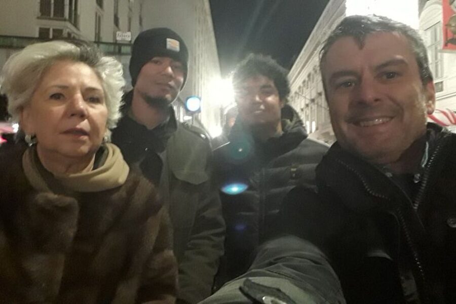 Vienna: Private Walking Tour with a Guide - Meeting your guide and shaping the route