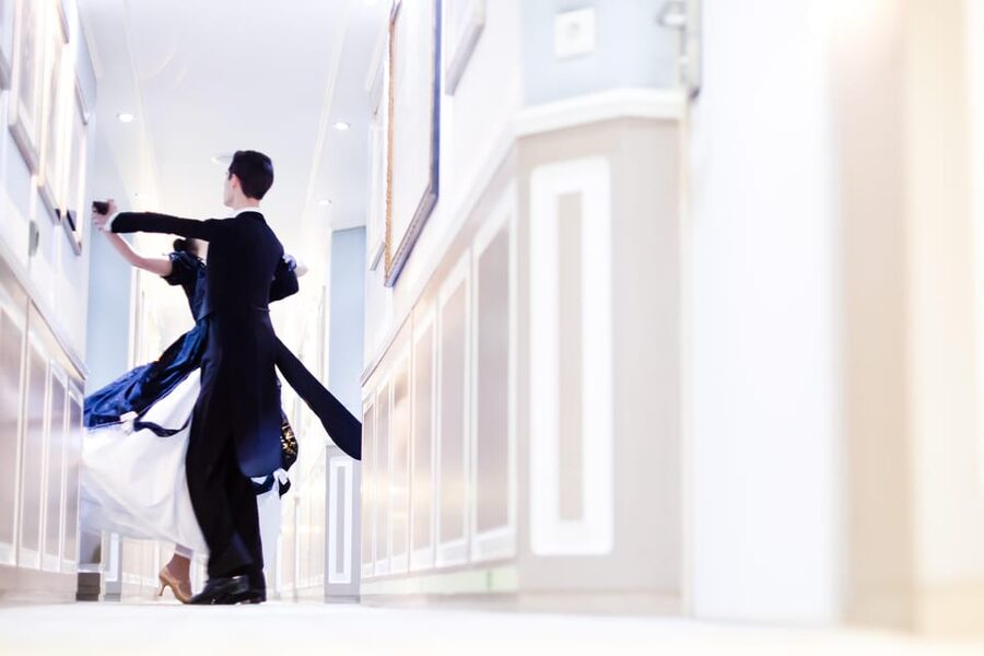 Vienna: Private Waltz Workshop for groups (4-14 guests) - Why private instruction changes the experience