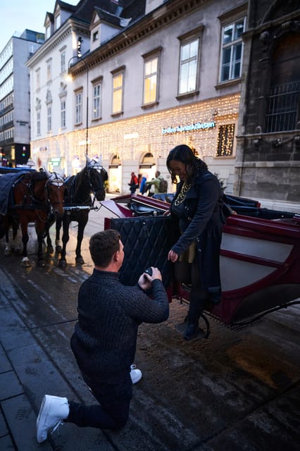 Vienna: Professional Proposal Photographer - Capturing the proposal without spoiling it