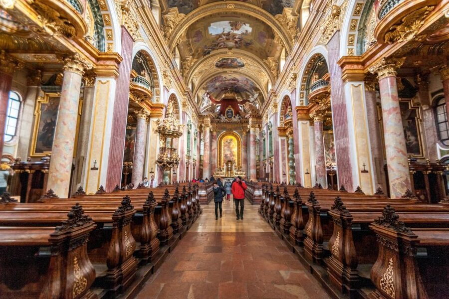 Vienna: Romantic Old Town 2-Hour Discovery Tour - What the two-hour schedule feels like