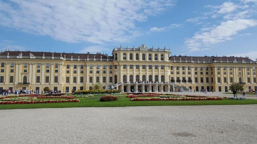 Vienna: Schönbrunn Palace & Christmas Market Walking Tour - Imperial stories are the main value