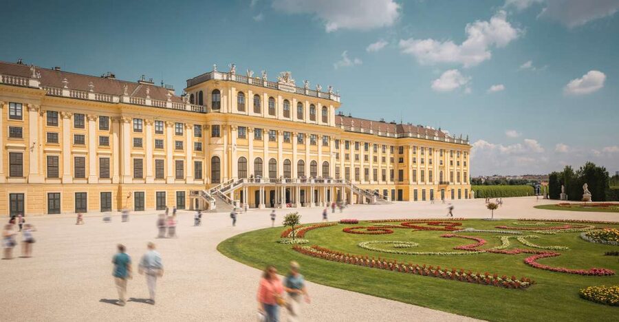 Vienna: Schönbrunn Palace Entry Ticket and Wine Tasting - Why this palace and wine pairing works