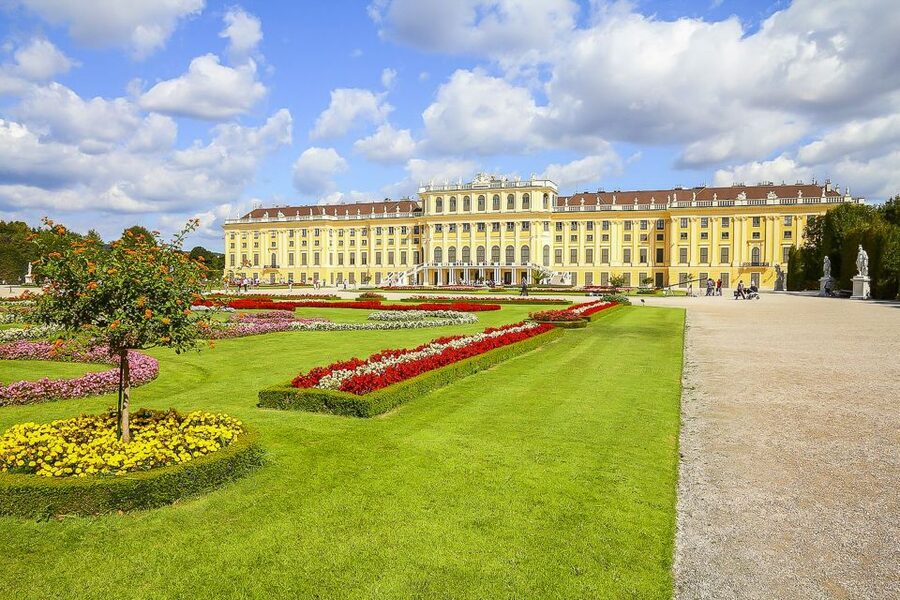 Vienna: Schönbrunn Palace & Gardens Skip-the-Line Tour - Meeting at the Ehrenhof Fountain