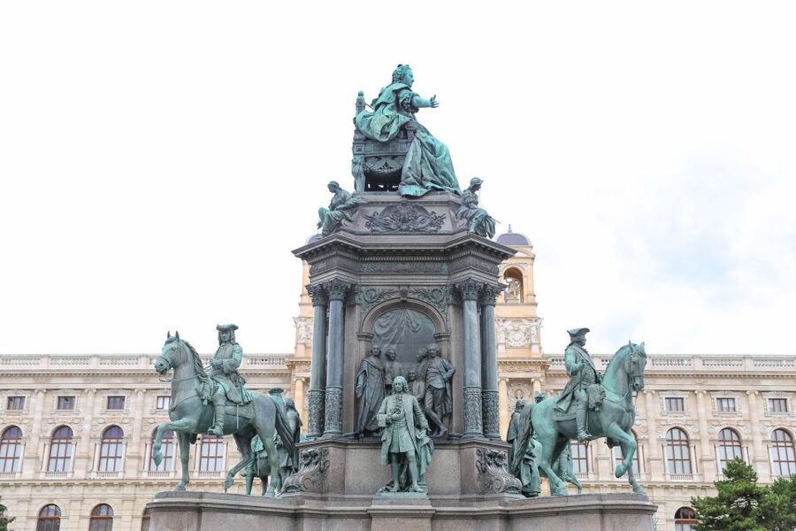 Vienna: Self-Guided Audio Walking Tour on Your Phone - Is the English narration the right level?