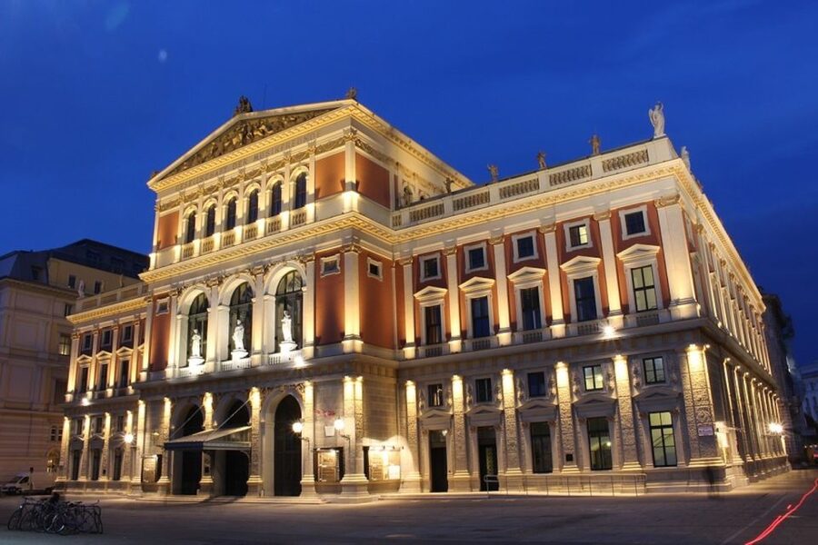 Vienna: Sightseeing Tour in a 1920s Classic Style Car - Why a classic electric car works well in Vienna