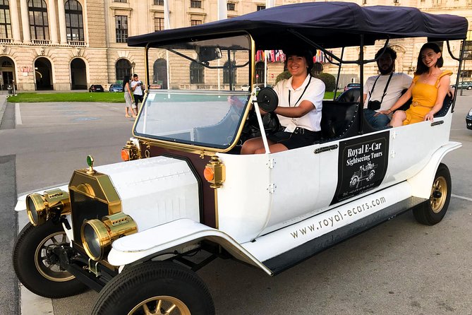Vienna: Silver Tour (30 min) Vienna City Center Sightseeing Tour - Starting at Albertinaplatz near the Opera