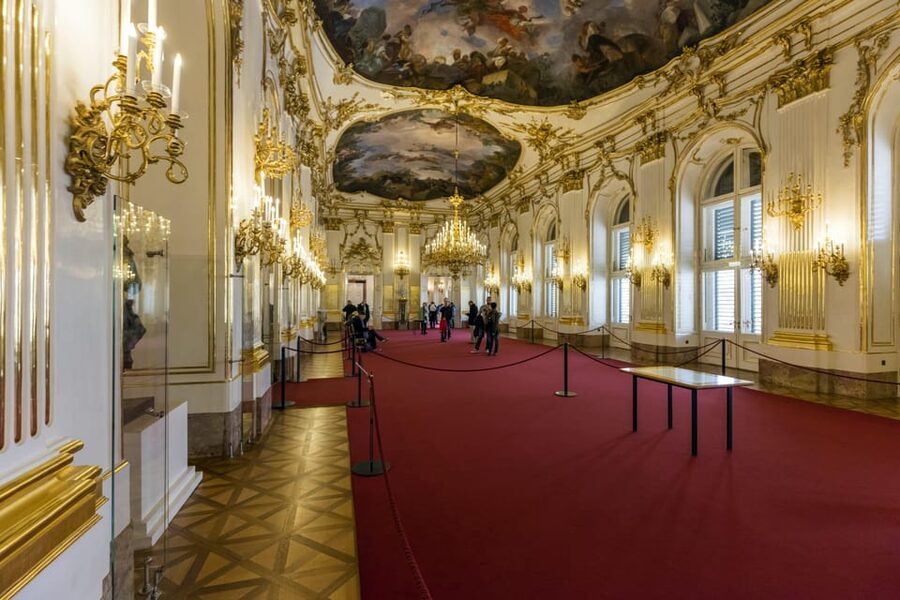 Vienna: Skip-the-Line Schönbrunn Palace and Gardens Tour - Crowds, pace, and what to bring