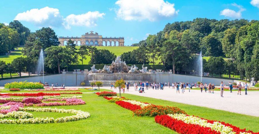 Vienna: Skip-the-Line Schönbrunn Palace & Gardens Tour - Finding Café Gerstner inside the palace grounds