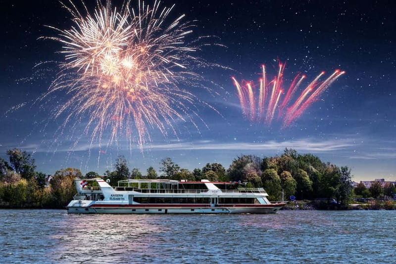 Vienna: Sunset Summer Cruise - Dinner on the Danube, with a cocktail included