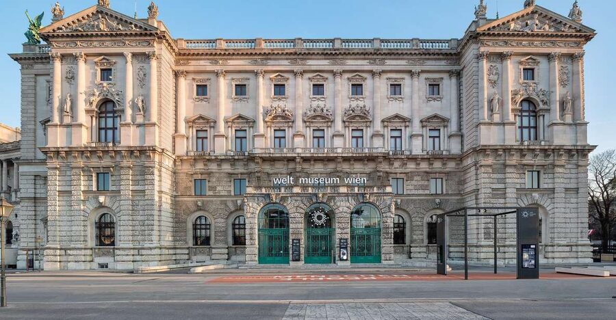 Vienna: Ticket to the Weltmuseum - Entering the Weltmuseum at the Neue Burg