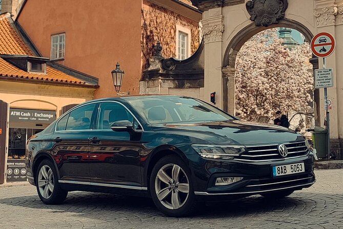 Vienna to Prague - Private Transfer by LIMOUSINE 3+1pax - Key Points At A Glance