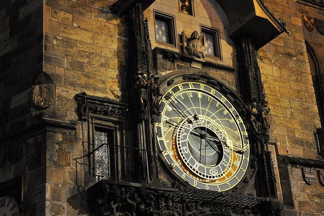 Vienna to Prague - Private Transfer with 2 hours of Sightseeing - Lednice and Valtice for castles and wine