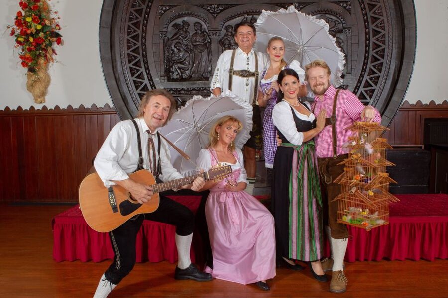 Vienna: Traditional Dinner Show at the Wiener Rathauskeller - Who Will Enjoy This Dinner Show Most