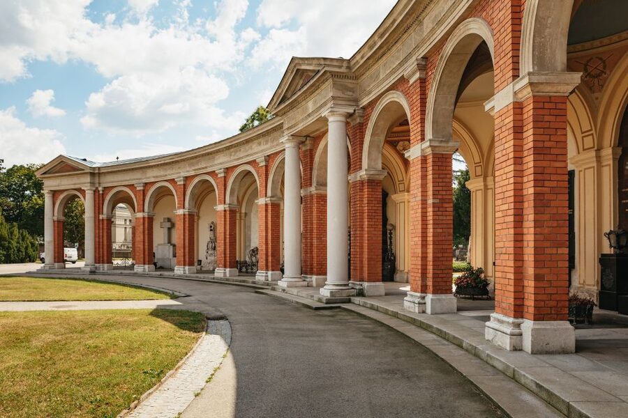 Vienna: Vienna Central Cemetery Guided Walking Tour - Religious sections, soldiers’ graves, and ordinary lives